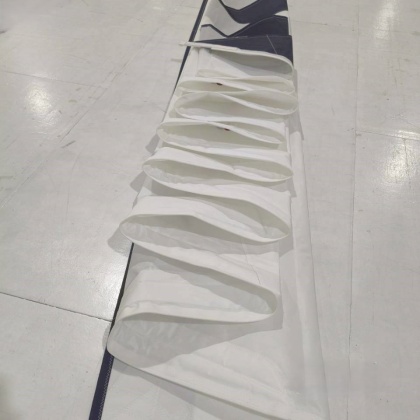 Neue R/F Genua mit Reffschaum und UV-Schutz | Segelfläche 21.40m² | Vorliek 9,10m | u.a. passend für Sirius 26