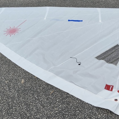 Neuwertiges Großsegel ILCA 4/Laser 4.7 | Kommission 1809